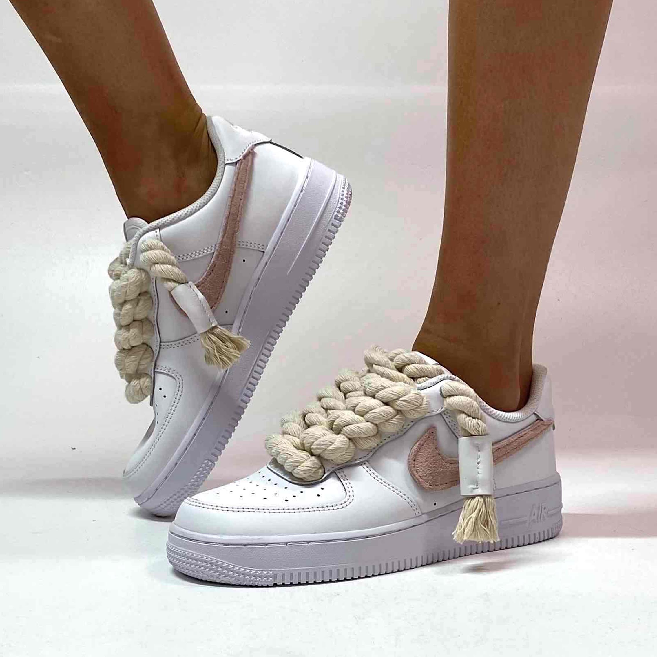 Custom Nike Air Force One Low con lacci in corda rosa chiaro Sneakers  personalizzate per uomo e donna -  Italia