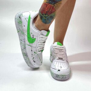 Nike Air Force 1 Custom Swoosh Verde Fluo e Sporcatura Verde Fluo e Nero