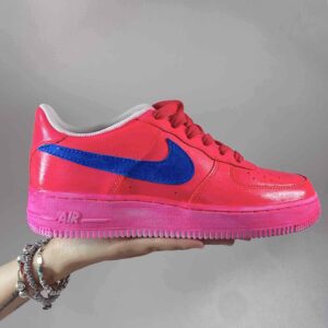 Nike Air Force 1 Custom Total Fucsia con Swoosh Celeste