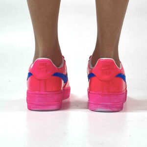 Nike Air Force 1 Custom Total Fucsia con Swoosh Celeste