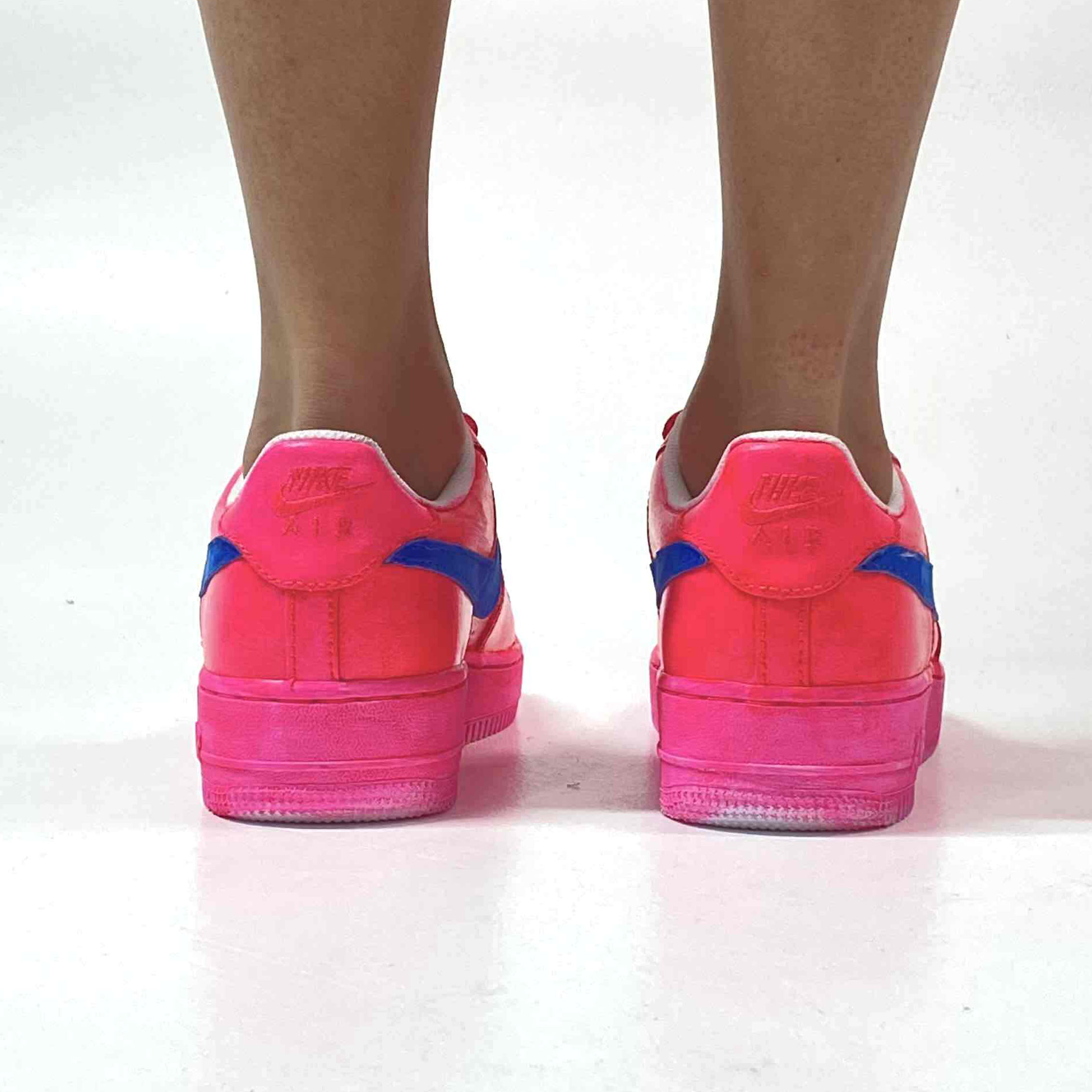 Nike Air Force 1 Custom Total Fucsia con Swoosh Celeste