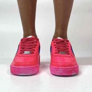 Nike Air Force 1 Custom Total Fucsia con Swoosh Celeste
