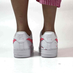 Nike Air Force One Custom Baffo Fuxia, Sporcatura Fuxia e Nera