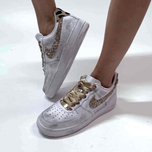 Nike Air Force One Custom Swoosh Glitter Oro, Inserti Leo e Sporcatura Vintage