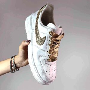 Nike Air Force One Custom Swoosh Glitter Oro, Inserti Leo e Sporcatura Vintage