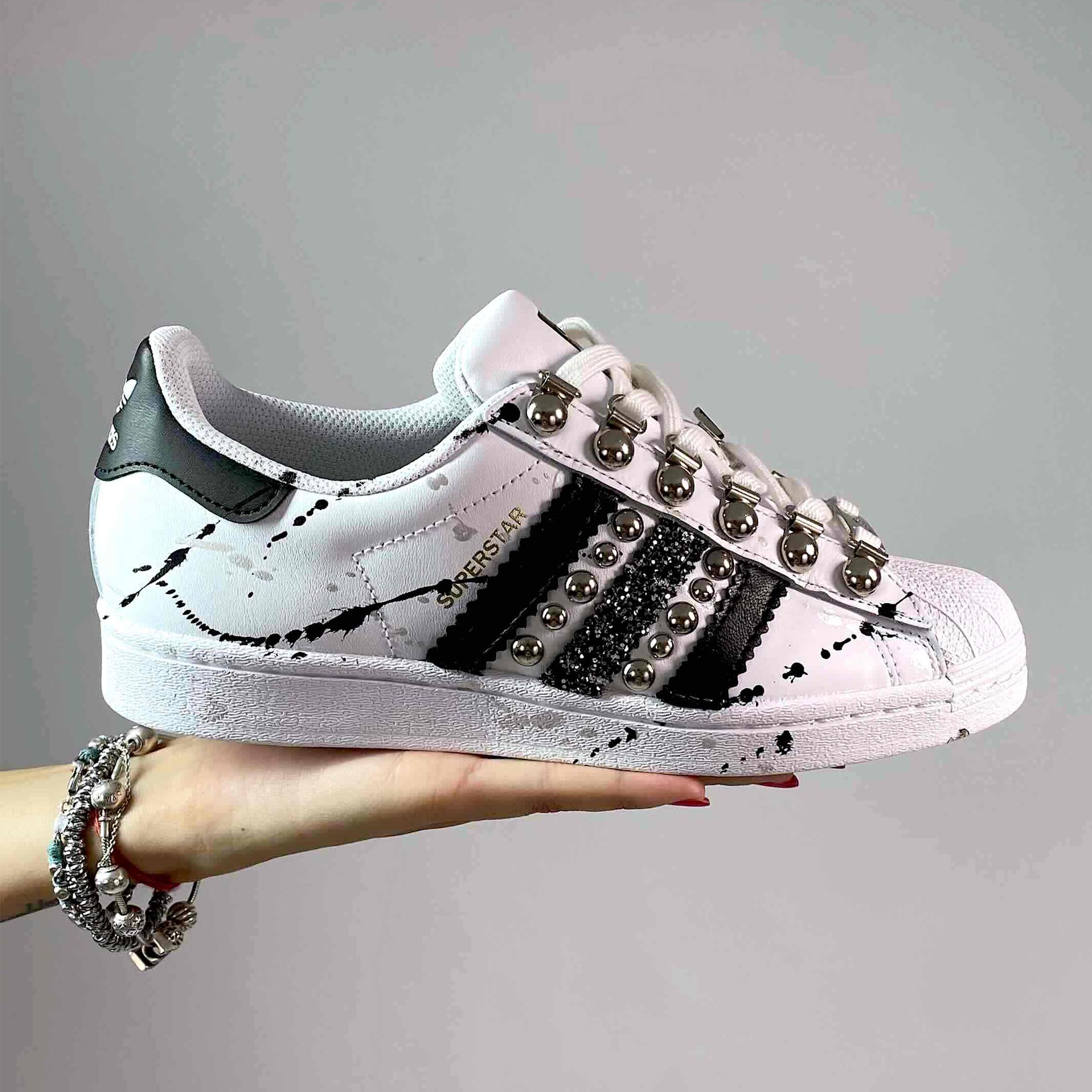Superstar adidas con borchie 2025