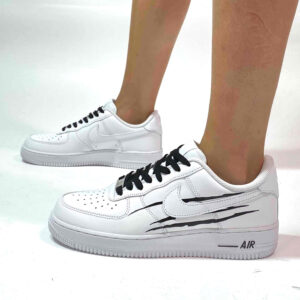 Nike Air Force One Custom Swoosh Con Graffio e Lacci Neri