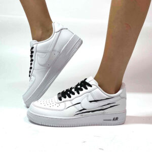Nike Air Force One Custom Swoosh Con Graffio e Lacci Neri