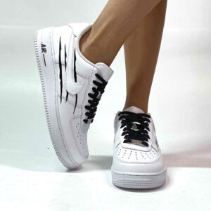 Nike Air Force One Custom Swoosh Con Graffio e Lacci Neri