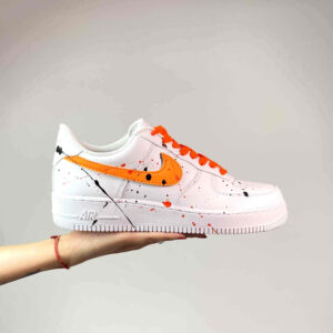 Nike Air Force One Custom Swoosh e Laccetti e Sporcatura Arancio