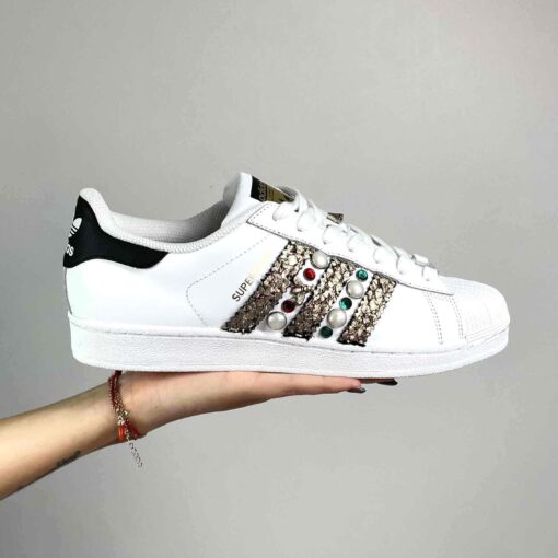 Adidas superstar rosse e verdi 2025