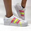 Adidas Superstar Bold Personalizzate Bande in Glitter Giallo Fluo e Bande Fuxia, Sporcatura Nera e Giallo Fluo