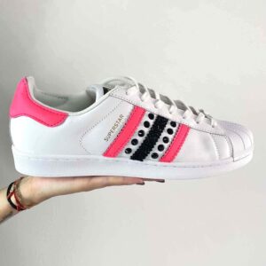 Adidas Superstar Personalizzate Fucsia, Nero e Borchie Nere