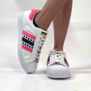 Adidas Superstar Personalizzate Fucsia, Nero e Borchie Nere