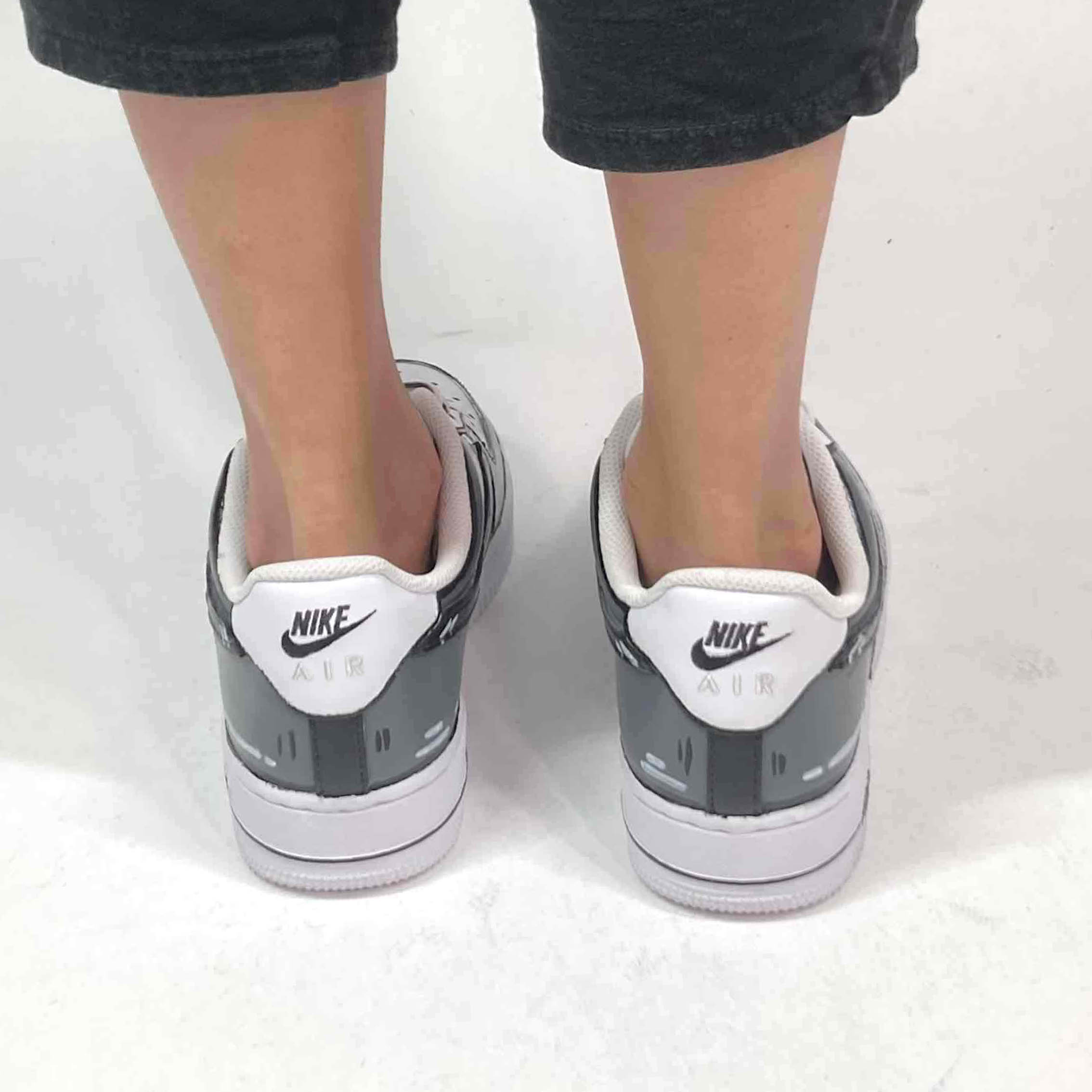 Nike Air Force One Custom Cartoon Dipinte A Mano Nero e Grigio