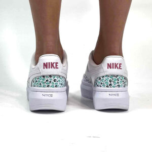 Nike Court Vision Low Platform Cartoon Dipinte A Mano Verde Acqua, Rosa e Lilla Maculato