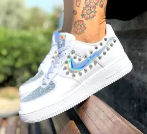 Nike Air Force One Custom Baffo Argento Cangiante, Borchie & Glitter
