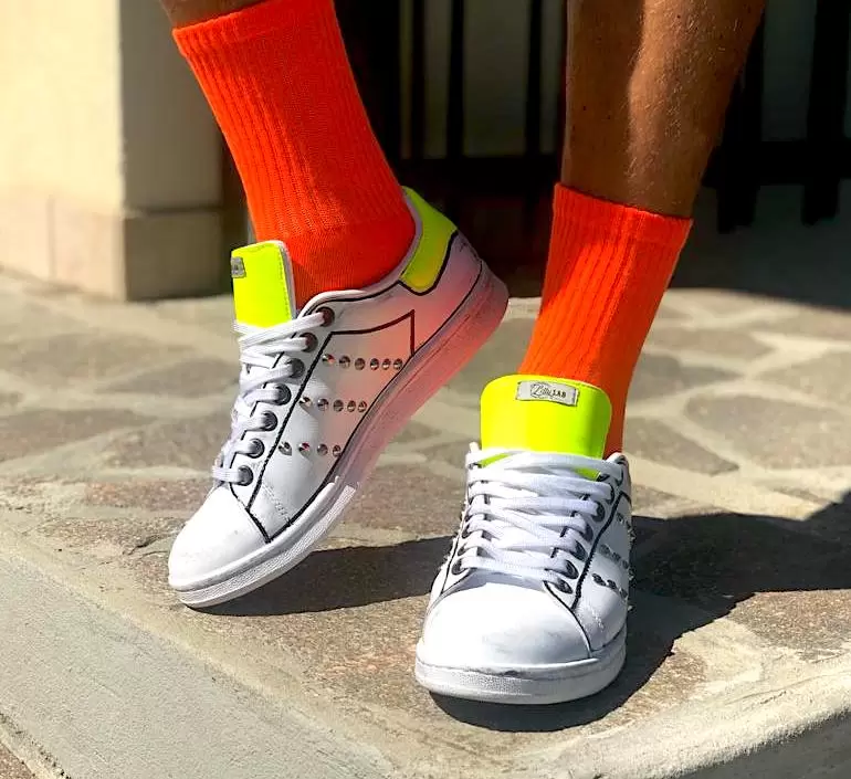 Adidas Stan Smith Personalizzate Profili Neri Dipinti, Accessori Giallo Fluo & Borchie