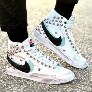 Nike Blazer Customized Borchie, Doppio Swoosh & Sporcatura Vintage