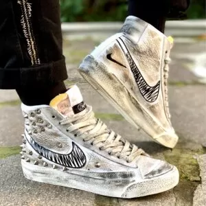 Nike Blazer Customized Borchie, Swoosh Disegnato & Sporcatura Vintage