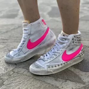 Nike Blazer Customized Borchie, Swoosh e Scritta Nike Rosa Fluo