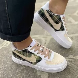 Nike Air Force 1 Custom Scozzese Verde Rosa e Swoosh Ciniglia