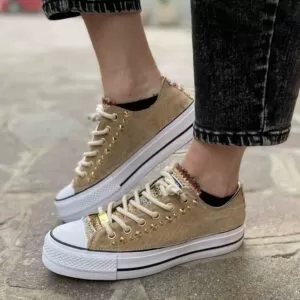 Converse All Star Personalizzate Platform Low Scamosciato Beige, Borchie Oro e Lacci Corda