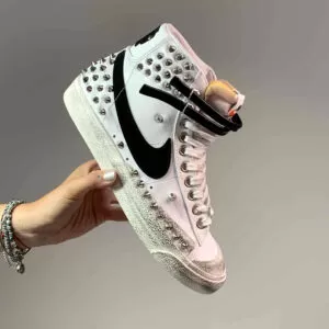 Nike Blazer Customized Borchie, Swoosh Dipinto A Mano & Sporcatura Vintage